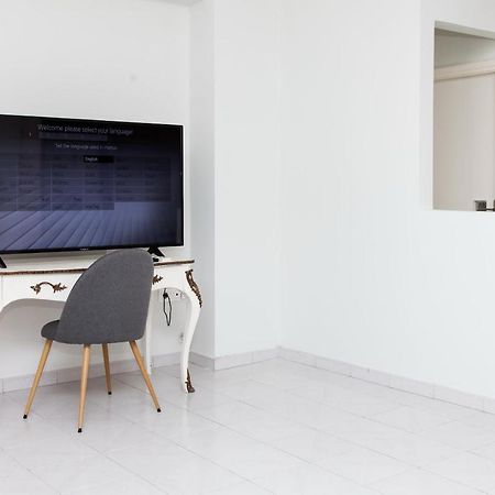 Апартаменты Modern Apt In Heart Of Paleo Faliro! Афины Экстерьер фото